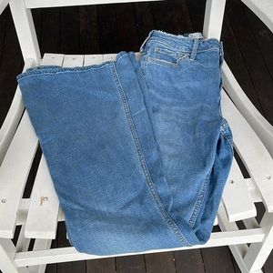 ☀️Hollister Curvy High-Rise Flare Jeans 7 Reg